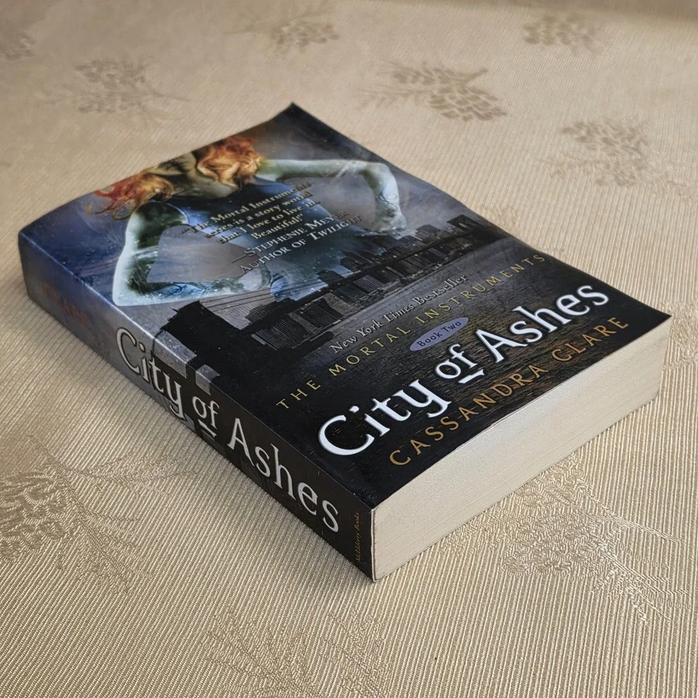 City of Ashes Cassandra Clare The Mortal Instruments Book 2 Paperback YA Fantasy